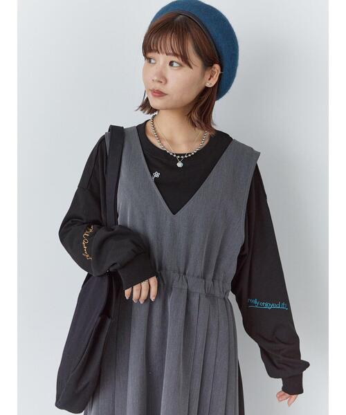 ehka sopo（エヘカソポ）の「らくがき刺繍プリントロンT（Tシャツ/カットソー・レディース・ブラック/グレー/オフホワイト・F）」の2枚目の写真