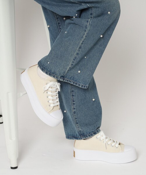 cs T&P(シーエスティーアンドピー)の「厚底キャンバススニーカー(スニーカー・レディース・ベージュ系2/ブラック系2/こしょう色系3・S/M/L/LL)」の1枚目の写真