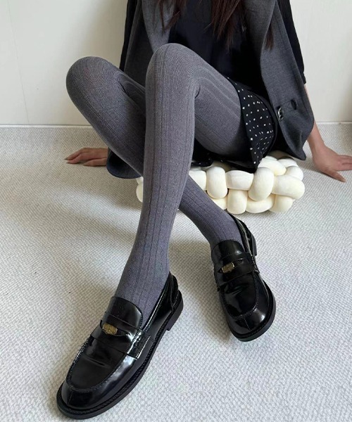 c.u.l（シーユーエル）の「ストライプダイヤ柄 カラータイツ cula1039（タイツ/ストッキング・レディース・グレー/ライトベージュ/アイボリー/ブラック/ダークブラウン/ブラウン/ダークグレー・FREE）」の5枚目の写真