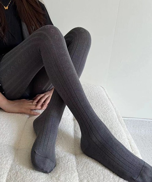 c.u.l（シーユーエル）の「ストライプダイヤ柄 カラータイツ cula1039（タイツ/ストッキング・レディース・グレー/ライトベージュ/アイボリー/ブラック/ダークブラウン/ブラウン/ダークグレー・FREE）」の20枚目の写真