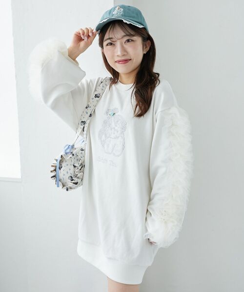 MAJESTIC LEGON（マジェスティックレゴン）の「SZKコラボ チャーミングスウェット（スウェット・レディース・ベージュ/オフホワイト/グレー・MEDIUM）」の13枚目の写真