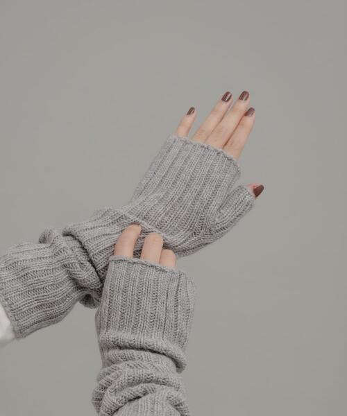 William Brunton Hand Knits（ウィリアム ブラントン ハンド ニット）の「William Brunton Hand Knits　リブアームウォーマー（手袋・レディース・オートミール/ライトブラウン/グレー・FREE）」の2枚目の写真