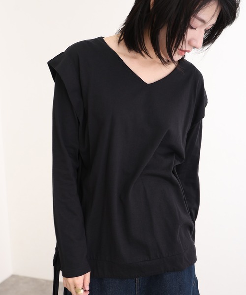 ElegChic(エレグシック)の「ショルダー タック カットソー(Tシャツ/カットソー・レディース・ベージュ系その他/オフホワイト/チャコールグレー/ブラック/カーキ・M/XL/4L)」の2枚目の写真