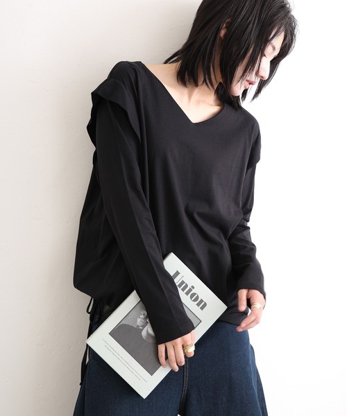 ElegChic(エレグシック)の「ショルダー タック カットソー(Tシャツ/カットソー・レディース・ベージュ系その他/オフホワイト/チャコールグレー/ブラック/カーキ・M/XL/4L)」の9枚目の写真