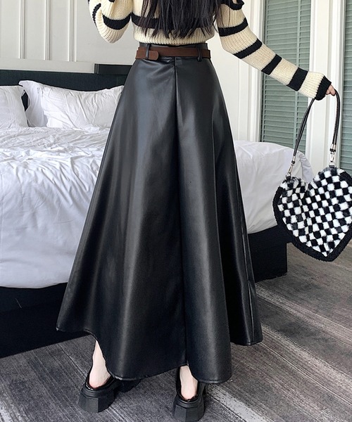 frunco(フランコ)の「【ZOZO限定】ベルト付きフェイクレザーロングスカート(スカート・レディース・ブラック/ブラウン・MEDIUM)」の7枚目の写真