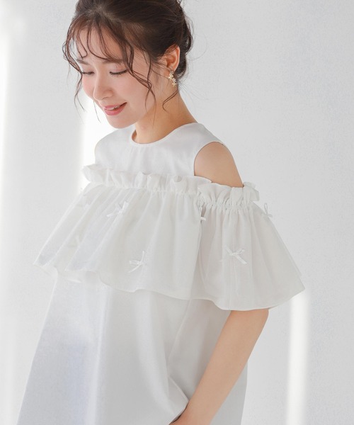 fitmore フィットモア　パール　ブラウス　ホワイト セール】Vネックパールショルダーフリルブラウス（シャツ