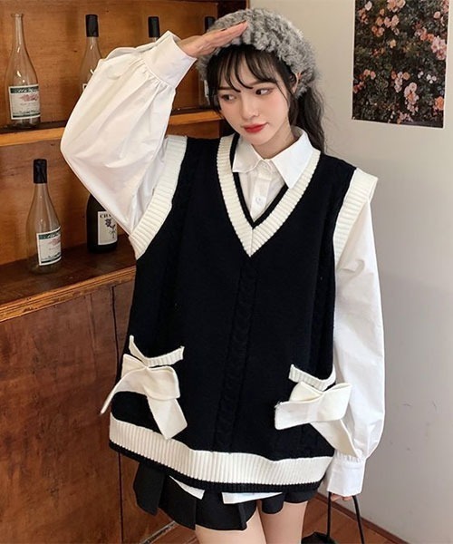 Mayree（メイリー）の「【Mayree】Vネック バイカラーデザインリボン風デザイン ニットベスト（ニット/セーター・レディース・ブラック・FREE）」の3枚目の写真