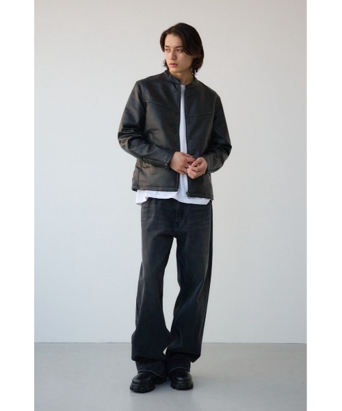 AZUL by moussy（アズールバイマウジー）の「ヴィンテージフェイクレザーライダースブルゾン（ブルゾン・メンズ・グレー/ブラック・MEDIUM/LARGE）」の5枚目の写真