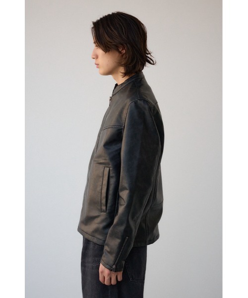 AZUL by moussy（アズールバイマウジー）の「ヴィンテージフェイクレザーライダースブルゾン（ブルゾン・メンズ・グレー/ブラック・MEDIUM/LARGE）」の7枚目の写真