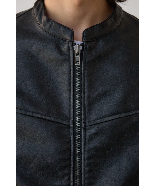 AZUL by moussy（アズールバイマウジー）の「ヴィンテージフェイクレザーライダースブルゾン（ブルゾン・メンズ・グレー/ブラック・MEDIUM/LARGE）」の9枚目の写真