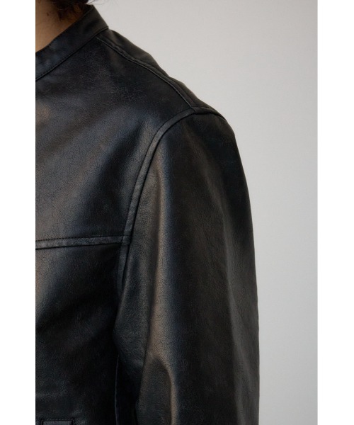 AZUL by moussy（アズールバイマウジー）の「ヴィンテージフェイクレザーライダースブルゾン（ブルゾン・メンズ・グレー/ブラック・MEDIUM/LARGE）」の10枚目の写真