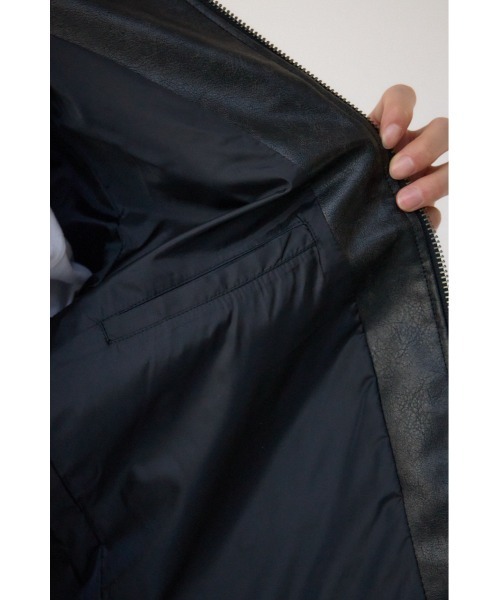 AZUL by moussy（アズールバイマウジー）の「ヴィンテージフェイクレザーライダースブルゾン（ブルゾン・メンズ・グレー/ブラック・MEDIUM/LARGE）」の13枚目の写真