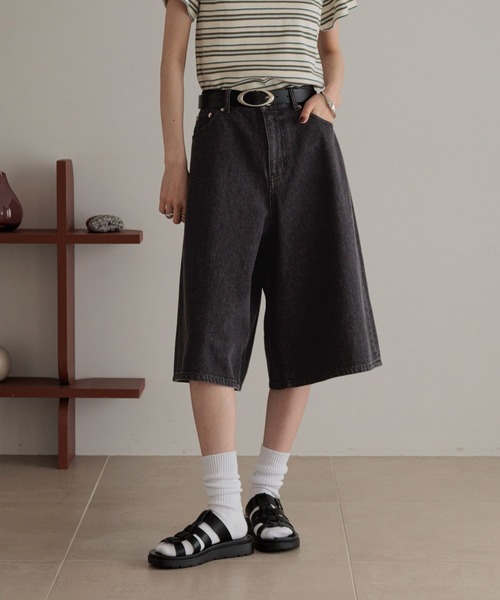 LOWRYS FARM（ローリーズファーム）の「デニムハーフパンツ  289806（デニムパンツ・レディース・ブルー/ブラウン/ブラック/ブラック系その他・LARGE/MEDIUM）」の2枚目の写真