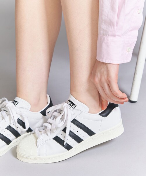 adidas Originals（アディダスオリジナルス）の「＜adidas Originals＞SUPERSTAR 82/スニーカー（スニーカー・レディース・ホワイト・22.5cm/23cm/23.5cm/24.5cm/24cm）」の2枚目の写真
