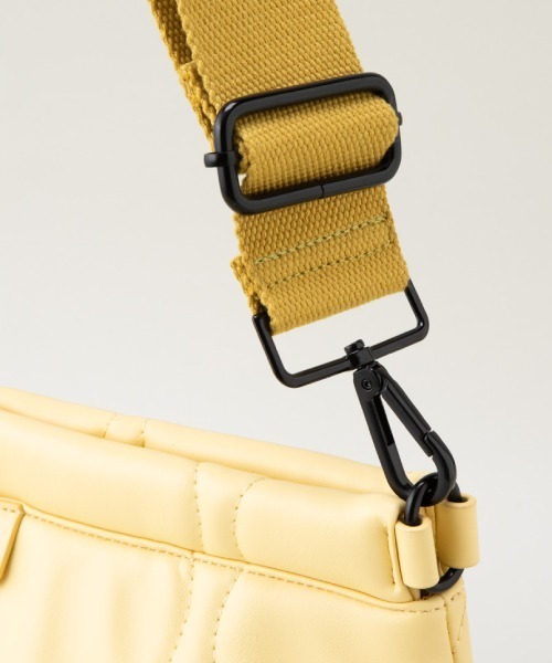 LE VERNIS（ル・ベルニ）の「LE VERNIS(ル・ベルニ)Quilting clutch bag（クラッチバッグ・レディース・カーキ/ブラック/シルバー/オレンジ/イエロー/ベージュ・FREE）」の7枚目の写真