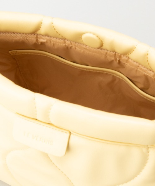 LE VERNIS（ル・ベルニ）の「LE VERNIS(ル・ベルニ)Quilting clutch bag（クラッチバッグ・レディース・カーキ/ブラック/シルバー/オレンジ/イエロー/ベージュ・FREE）」の10枚目の写真