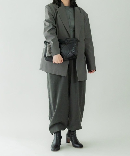 LE VERNIS（ル・ベルニ）の「LE VERNIS(ル・ベルニ)Quilting clutch bag（クラッチバッグ・レディース・カーキ/ブラック/シルバー/オレンジ/イエロー/ベージュ・FREE）」の20枚目の写真