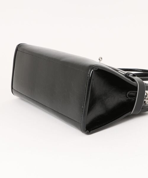 m.f.editorial(エムエフエディトリアル)の「【2WAY】ビットデザインハンドバッグ(ハンドバッグ・レディース・アイボリー/ブラック・FREE)」の5枚目の写真