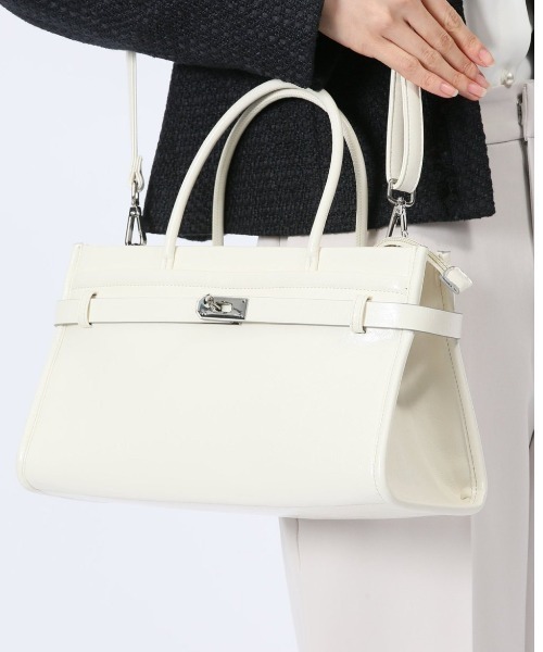 m.f.editorial(エムエフエディトリアル)の「【2WAY】ビットデザインハンドバッグ(ハンドバッグ・レディース・アイボリー/ブラック・FREE)」の1枚目の写真