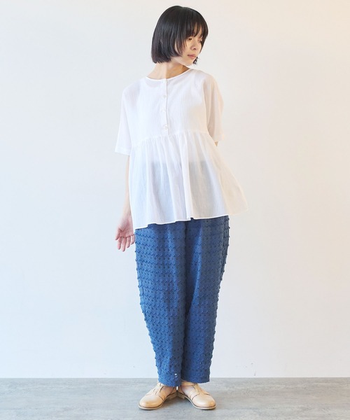 bulle de savon（ビュルデサボン）の「●コットン/ボイルローン ギャザーブラウス（シャツ/ブラウス・レディース・サックスブルー/ホワイト/チャコールグレー・FREE）」の9枚目の写真