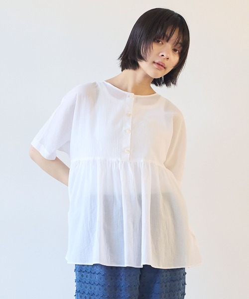 bulle de savon（ビュルデサボン）の「●コットン/ボイルローン ギャザーブラウス（シャツ/ブラウス・レディース・サックスブルー/ホワイト/チャコールグレー・FREE）」の5枚目の写真