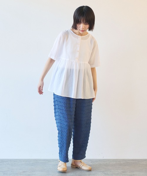 bulle de savon（ビュルデサボン）の「●コットン/ボイルローン ギャザーブラウス（シャツ/ブラウス・レディース・サックスブルー/ホワイト/チャコールグレー・FREE）」の12枚目の写真