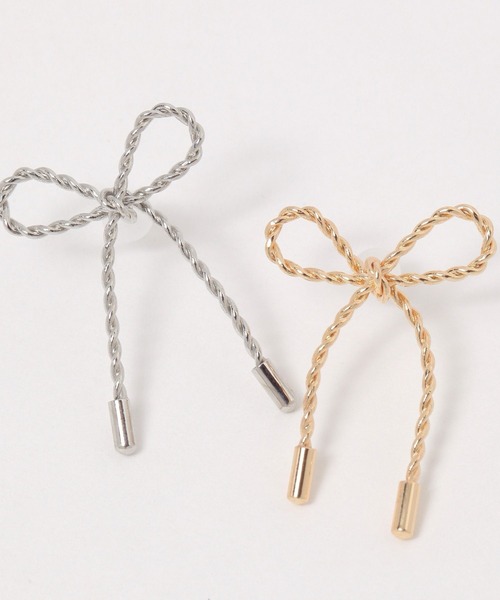 FOREVER 21(フォーエバー トゥエンティーワン)の「キラキラリボンピアス(ピアス(両耳用)・レディース・ゴールド/シルバー・FREE)」の3枚目の写真
