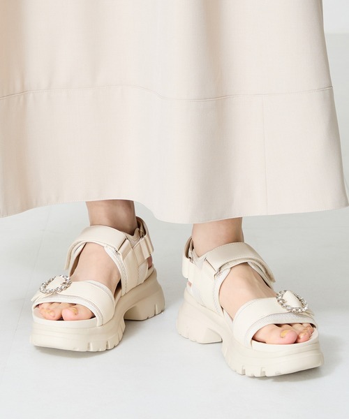 ビジューモチーフ付きカジュアルサンダル SESTO サンダル ビジューモチーフ付き厚底フットベッドサンダル