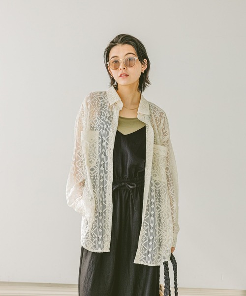 BAYFLOW（ベイフロー）の「ロングスリーブレースシャツ（シャツ/ブラウス・レディース・ブラック/サックスブルー/オフホワイト・FREE）」の2枚目の写真