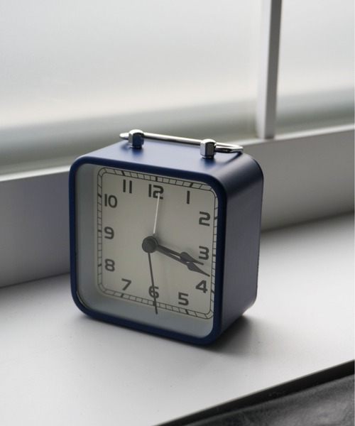 ammy.（エイミードット）の「【 ammy. / エイミードット 】 ビンテージライク スクエア 置時計 / 目覚まし時計（置時計・レディース・ブラック/ブルーグリーン/ホワイト/レッド/ネイビー/イエロー・FREE）」の3枚目の写真