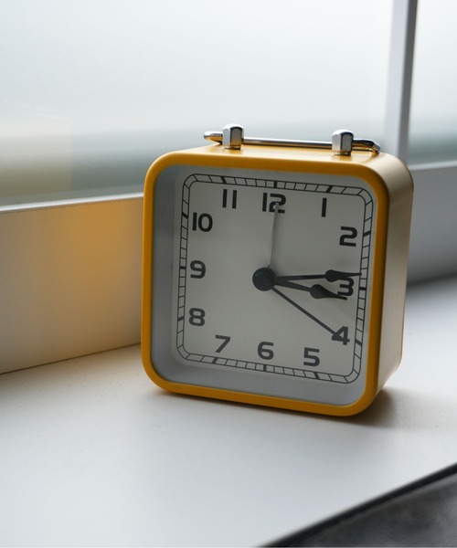 ammy.（エイミードット）の「【 ammy. / エイミードット 】 ビンテージライク スクエア 置時計 / 目覚まし時計（置時計・レディース・ブラック/ブルーグリーン/ホワイト/レッド/ネイビー/イエロー・FREE）」の5枚目の写真