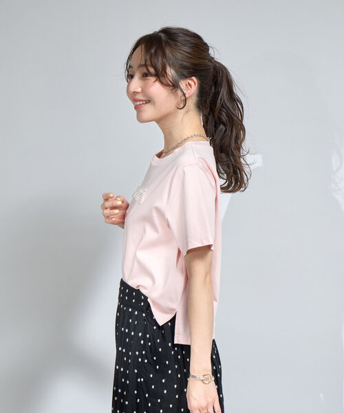 La boutique BonBon（ラブティックボンボン）の「【最強愛されパールロゴ】パールモチーフクロップドTシャツ（Tシャツ/カットソー・レディース・ブラック/オフホワイト/ネイビー/ピンク・FREE）」の7枚目の写真