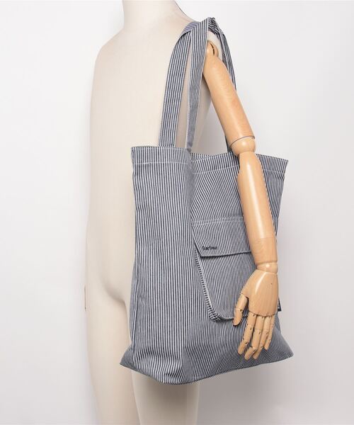 Barbour（バブアー）の「Tynedale ヒッコリー ストライプ トートバッグ
