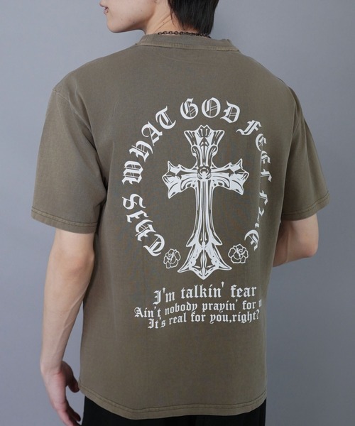 SPINNS（スピンズ）の「ピグメント加工 短丈Tシャツ/クロスロゴ/バックプリント（Tシャツ/カットソー・メンズ・ブラウン/ホワイト/ブラック/カーキ・ONESIZE）」の3枚目の写真