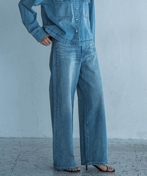 MAYSON GREY(メイソングレイ)の「デニムワイドパンツ≪洗濯機で洗える≫(デニムパンツ・レディース・ネイビー/ブルー・M)」の2枚目の写真