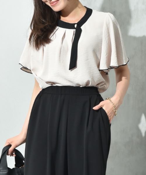 INTERPLANET（インタープラネット）の「【接触冷感・UV】ポーラ衿元配色ゴールド釦ブラウス（シャツ/ブラウス・レディース・ブラック/オフホワイト/ベージュ/サックスブルー・FREE）」の3枚目の写真