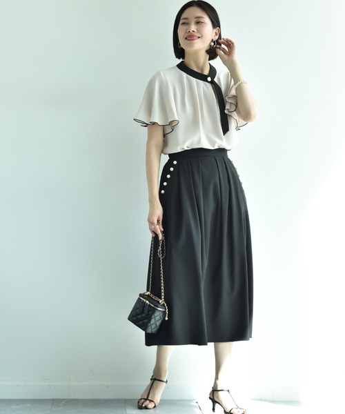 INTERPLANET（インタープラネット）の「【接触冷感・UV】ポーラ衿元配色ゴールド釦ブラウス（シャツ/ブラウス・レディース・ブラック/オフホワイト/ベージュ/サックスブルー・FREE）」の20枚目の写真