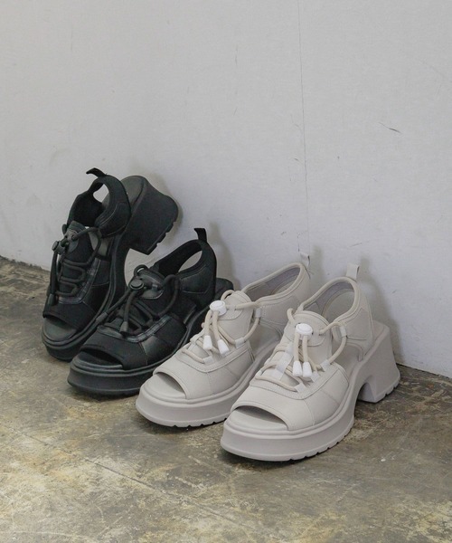 GLOBAL WORK（グローバルワーク）の「足長スポーティサンダル/AND YUA ANY/327091（サンダル・キッズ・グレイッシュベージュ/ブラック・MEDIUM/SMALL）」の17枚目の写真