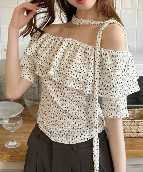 Ada.(エイダ)の「ボウタイ付き 2WAY ティアード 小花柄トップス(シャツ/ブラウス・レディース・ピンク/ホワイト/ブラック/アイボリー・FREE)」の5枚目の写真