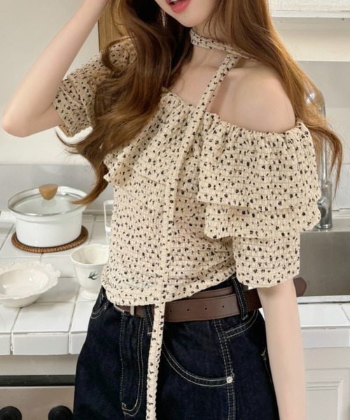 Ada.(エイダ)の「ボウタイ付き 2WAY ティアード 小花柄トップス(シャツ/ブラウス・レディース・ピンク/ホワイト/ブラック/アイボリー・FREE)」の9枚目の写真