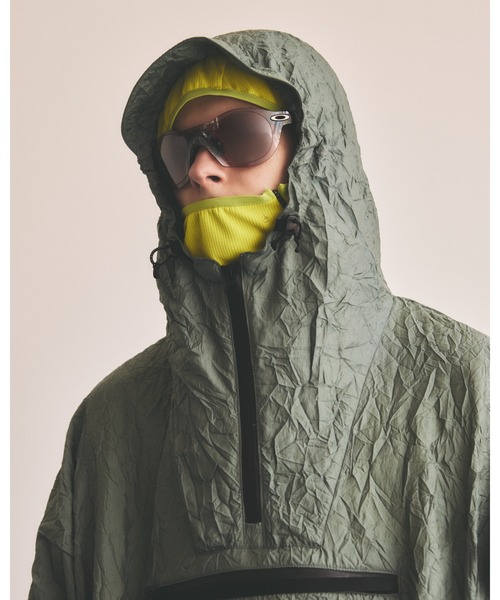 YDOT(ワイドット)の「【YDOT / ワイドット】 WRINKLE NYLON ANORAK(ナイロンジャケット・メンズ・グレー/グリーン・MEDIUM/LARGE)」の4枚目の写真