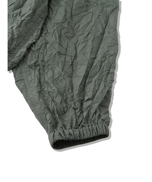 YDOT(ワイドット)の「【YDOT / ワイドット】 WRINKLE NYLON ANORAK(ナイロンジャケット・メンズ・グレー/グリーン・MEDIUM/LARGE)」の13枚目の写真