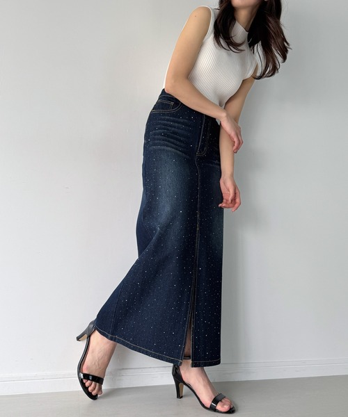 junoah(ジュノア)の「ラインストーンセンタースリットデニムスカート(デニムスカート・レディース・ライトブルー/ブラック/ブルー・SMALL/MEDIUM/LARGE)」の5枚目の写真