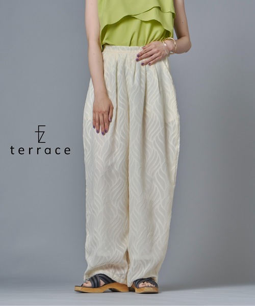 terrace(テラス)の「シアージャカードタックパンツ(その他パンツ・レディース・オフホワイト/グレー/ブラック・MEDIUM)」の2枚目の写真