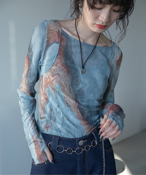 VACANCY（ヴァカンシー）の「アート柄スクエアネックシアートップス/新色追加（Tシャツ/カットソー・レディース・ブルー/ネイビー/グリーン・FREE）」の20枚目の写真