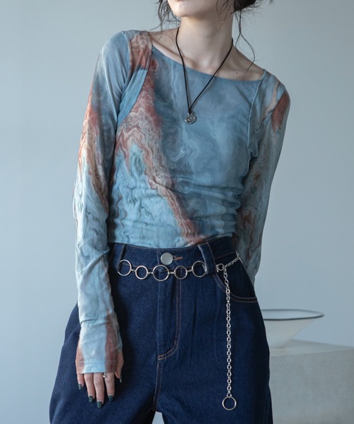 VACANCY（ヴァカンシー）の「アート柄スクエアネックシアートップス/新色追加（Tシャツ/カットソー・レディース・ブルー/ネイビー/グリーン・FREE）」の22枚目の写真