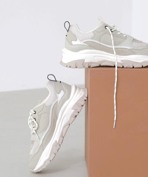 NATURAL BEAUTY BASIC（ナチュラルビューティーベーシック）の「【AKIII CLASSIC】URBAN TRACKER スニーカー（スニーカー・レディース・ホワイト系その他/ベージュ系その他・23.5cm/24.5cm/24.0cm）」の2枚目の写真