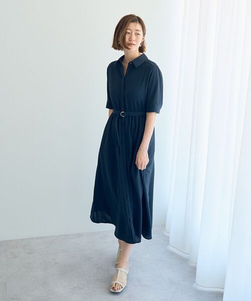 YECCA VECCA(イェッカヴェッカ)の「ベルト付きシャツワンピース(シャツワンピース・レディース・ネイビー/ライトベージュ/サックスブルー・FREE)」の3枚目の写真
