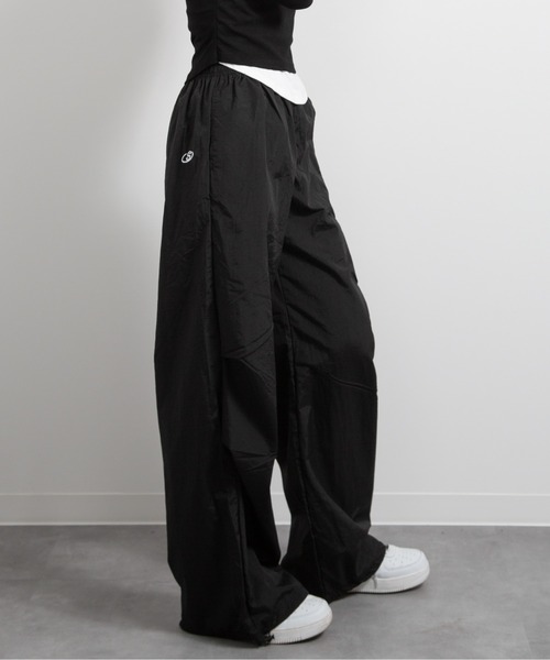 HALEY PESCA(ヘーリーペスカ)の「HALEY PESCA/ワイドレッグ ストリート カーゴパンツ(カーゴパンツ・レディース・グレー/ブラック・SMALL/MEDIUM/LARGE)」の1枚目の写真