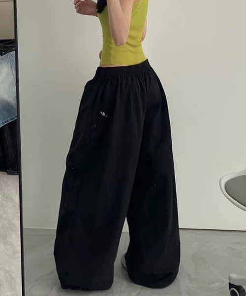HALEY PESCA(ヘーリーペスカ)の「HALEY PESCA/ワイドレッグ ストリート カーゴパンツ(カーゴパンツ・レディース・グレー/ブラック・SMALL/MEDIUM/LARGE)」の5枚目の写真
